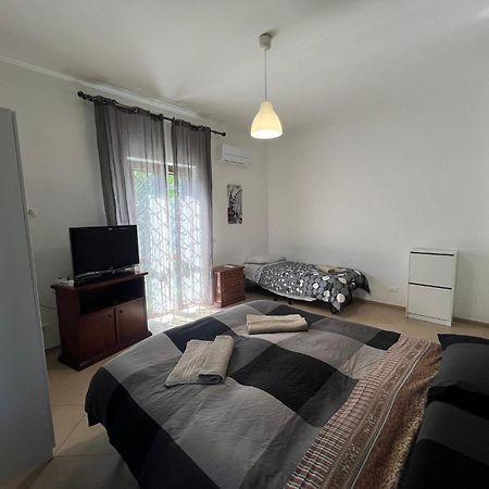 -5 Min From Bus Stop-Free Parking Экстерьер фото