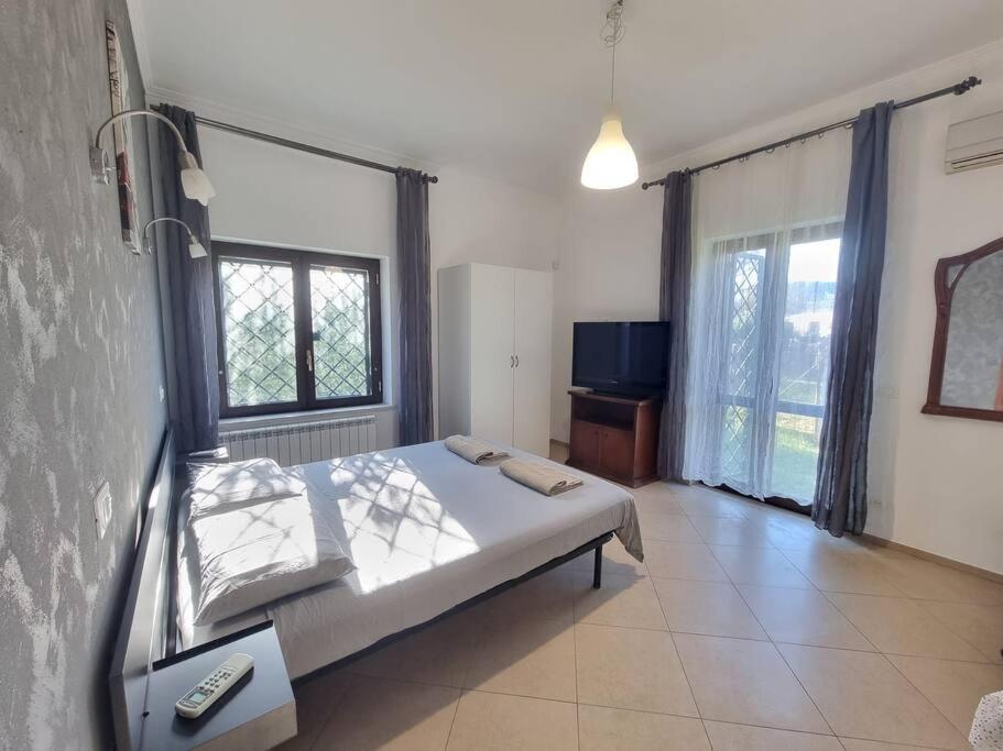 -5 Min From Bus Stop-Free Parking Экстерьер фото